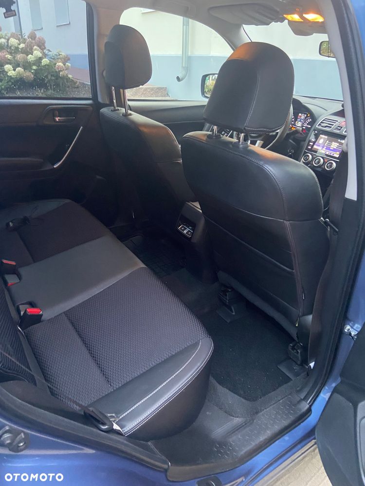 Subaru Forester 2.0 i Exclusive (EyeSight) Lineartronic - 10