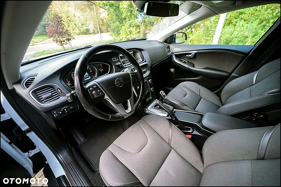 Volvo V40 Cross Country - 6