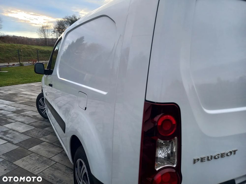 Peugeot Partner 1.6HDI 3-osob 2018 L2 Long VAT-23% Salon PL Klima Tempomat Długi - 15