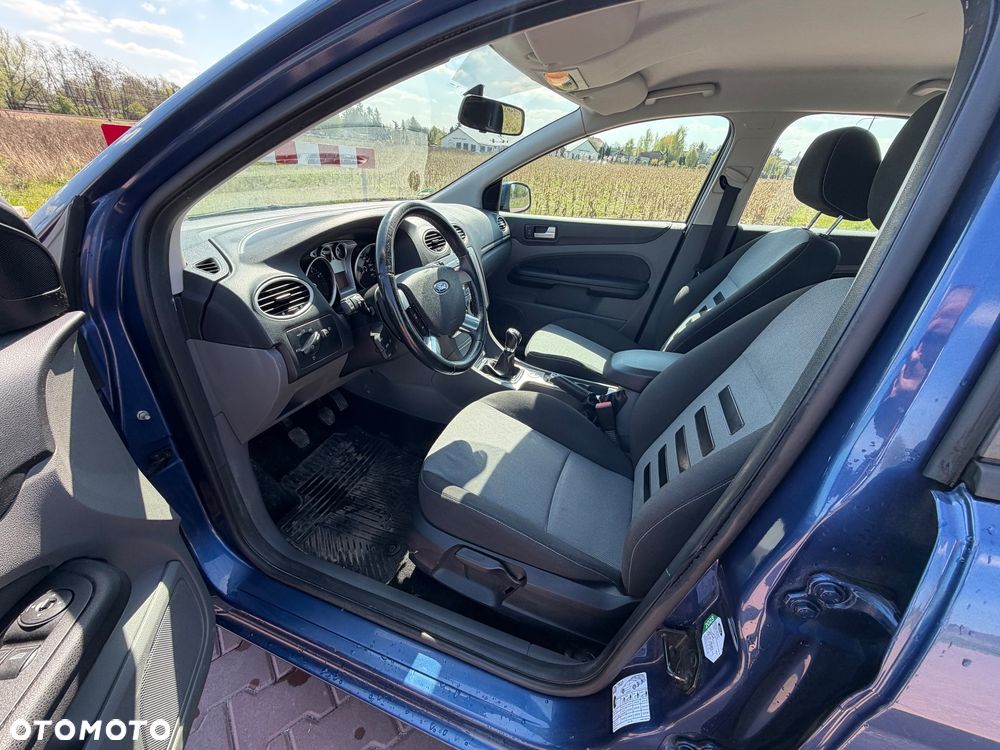 Ford Focus 1.6 16V Sport - 10