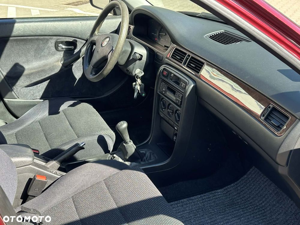 Honda Civic 1.4i - 4