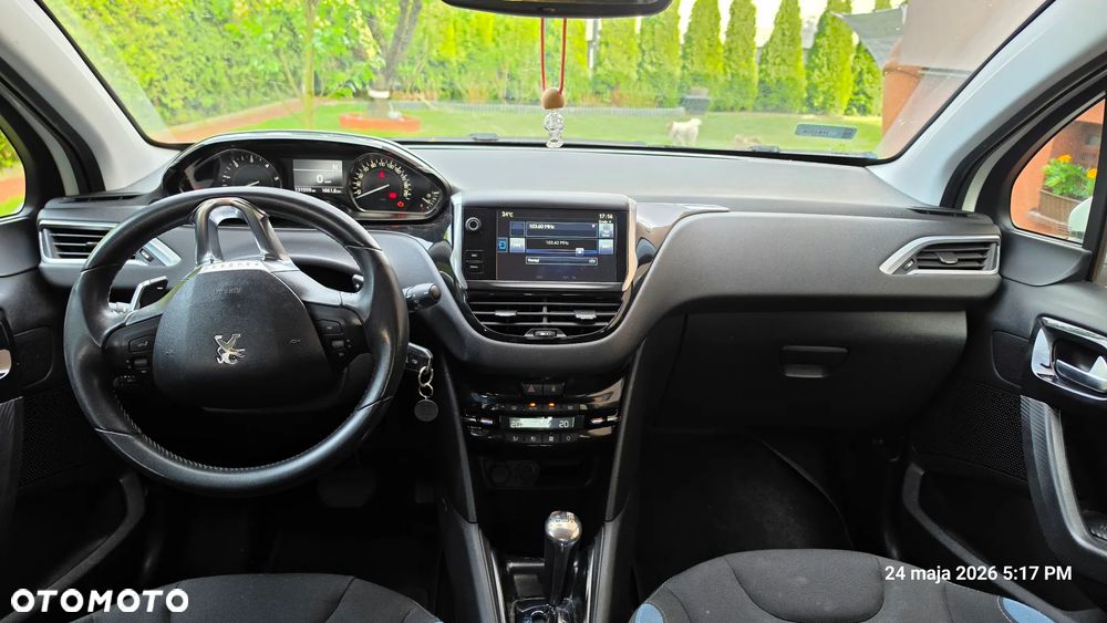 Peugeot 208 - 5