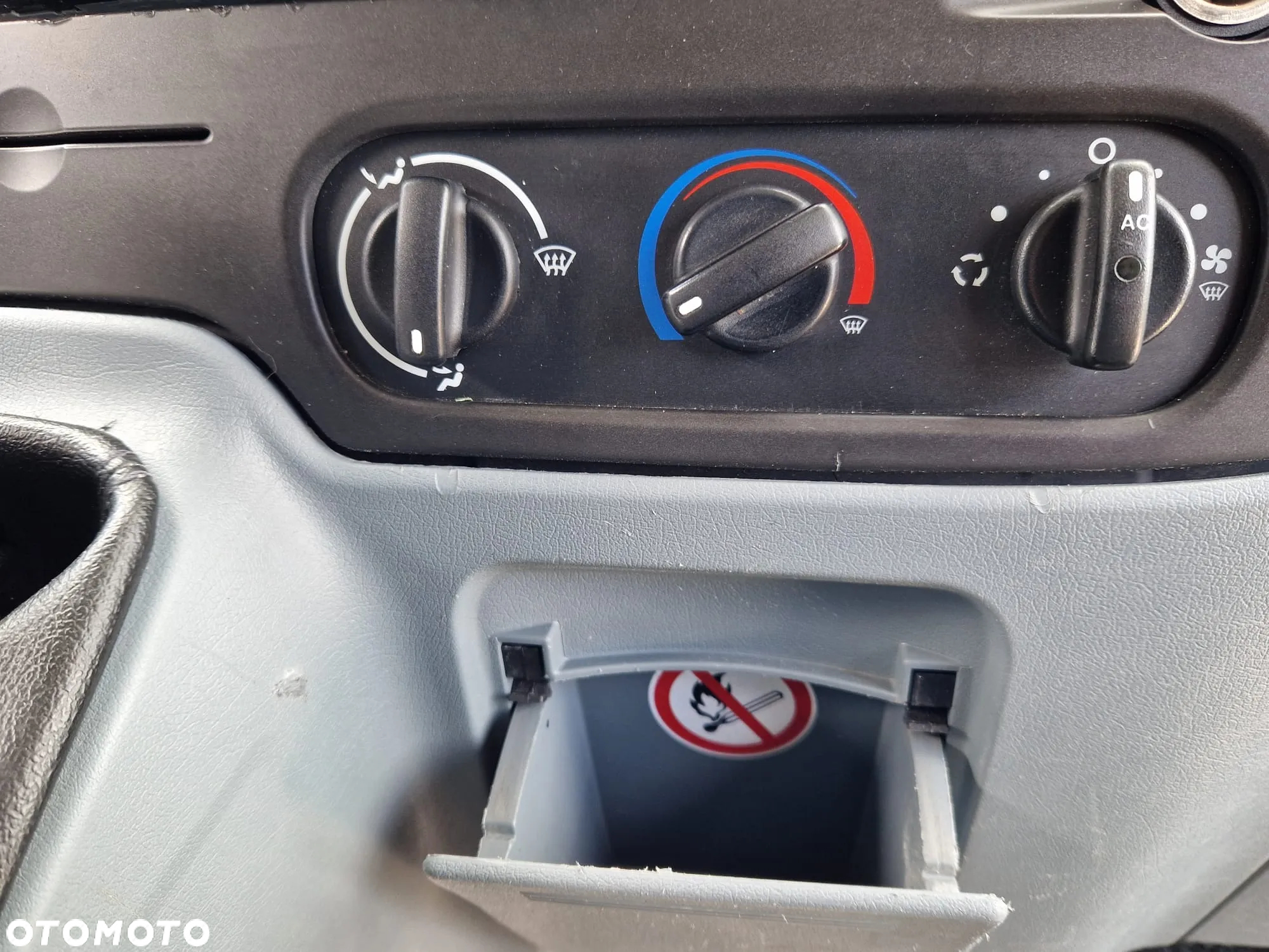 Ford Transit 2.2 Diesel Klimatyzacja Elektryczne Szyby Radio CD Opłacony - 17