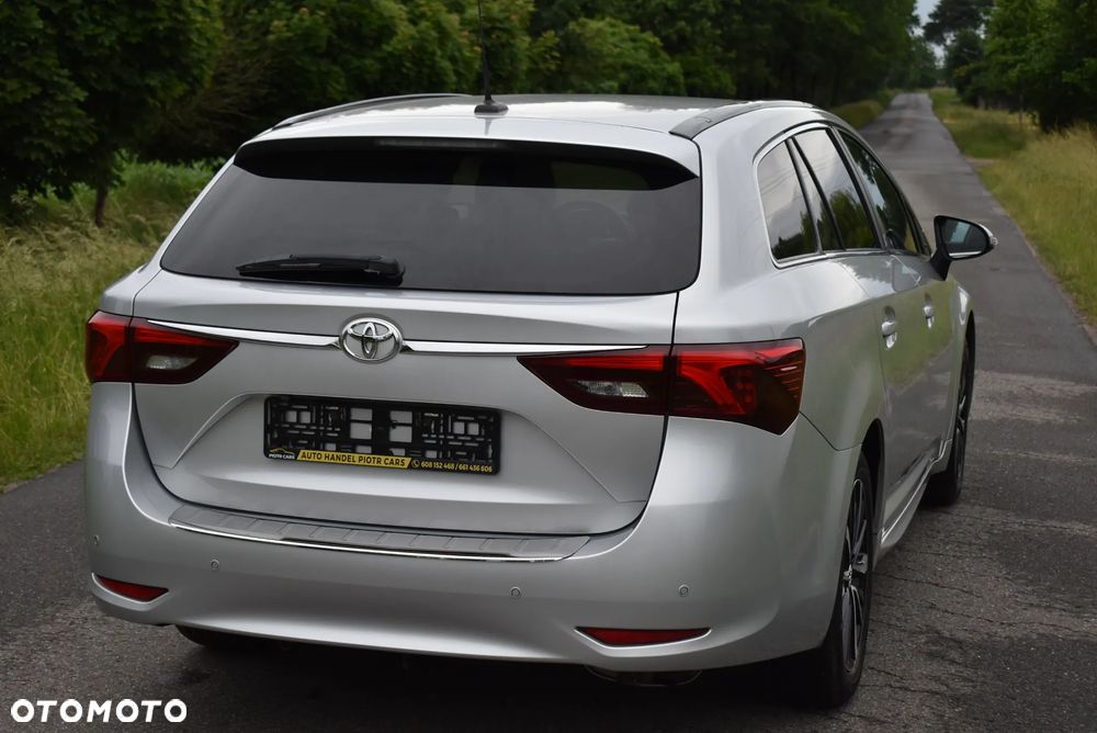 Toyota Avensis - 10