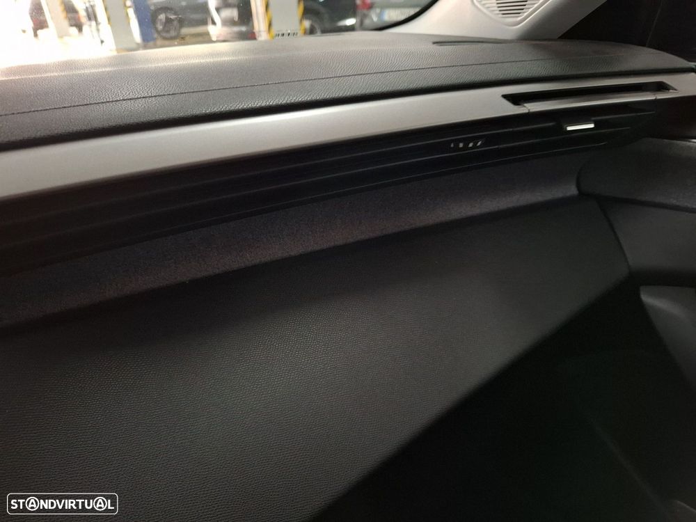 Peugeot 308 1.2 PureTech Allure - 22