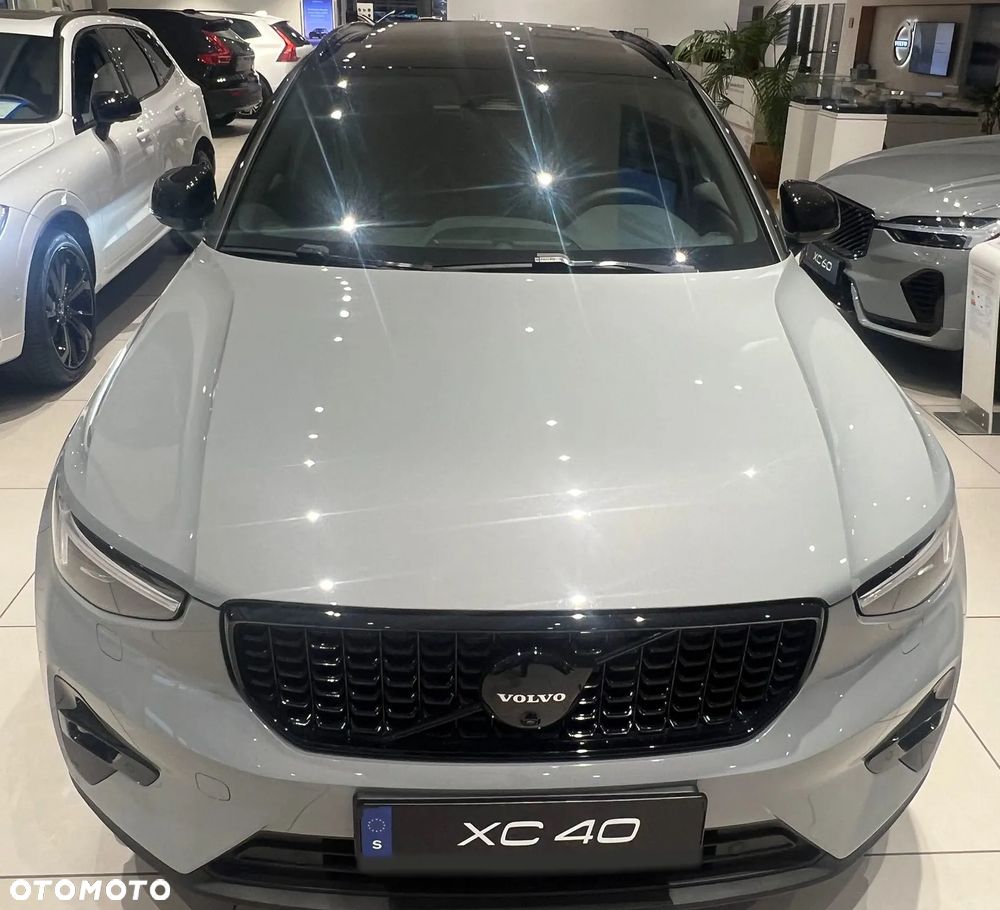 Volvo XC 40 B4 AWD Ultimate Dark - 14
