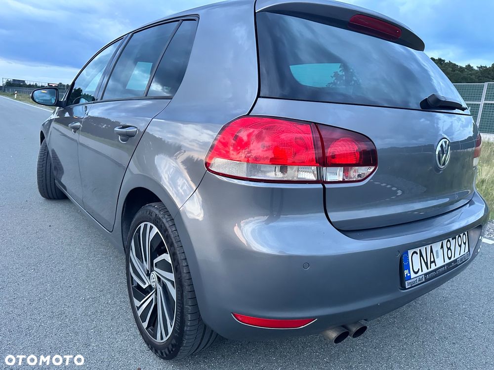 Volkswagen Golf 2.0 TDI Highline - 17