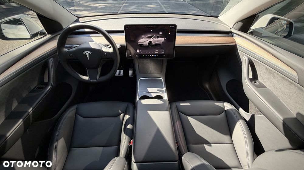 Tesla Model Y Performance AWD - 4