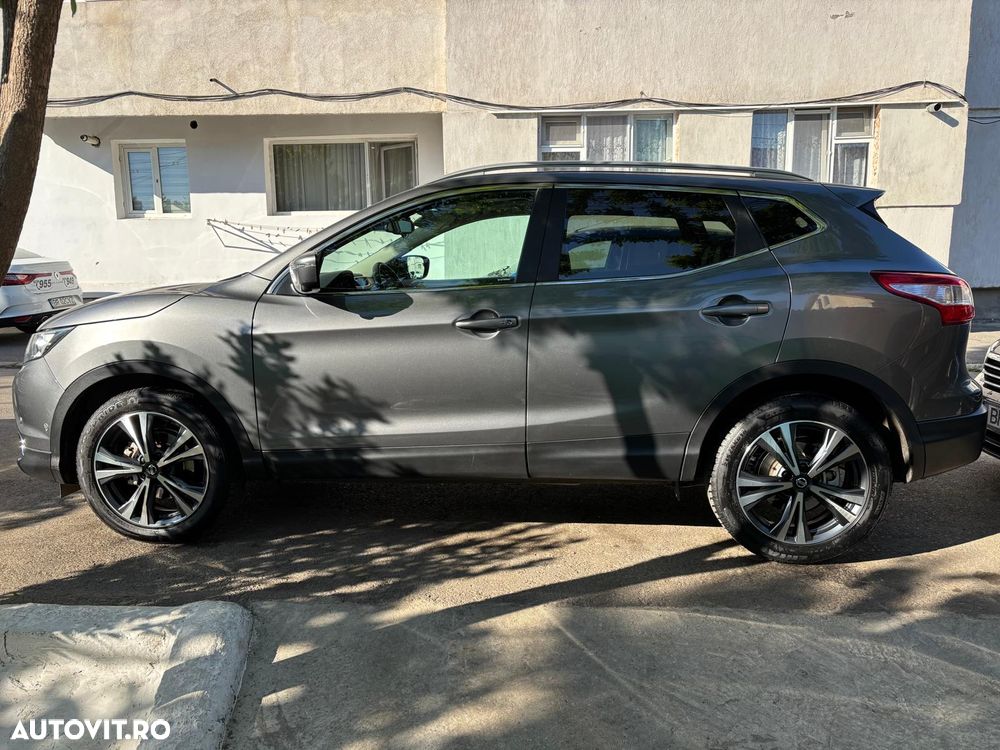 Nissan Qashqai 1.6 DCI Start/Stop X-TRONIC Tekna - 2