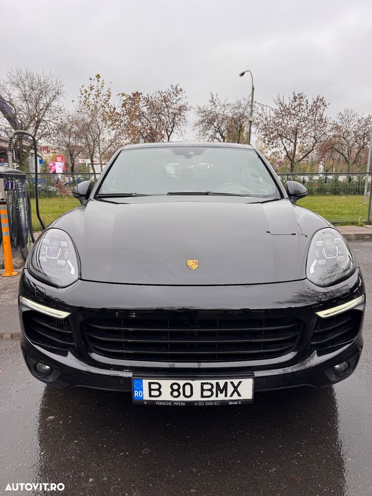 Porsche Cayenne 3.0 L - 1