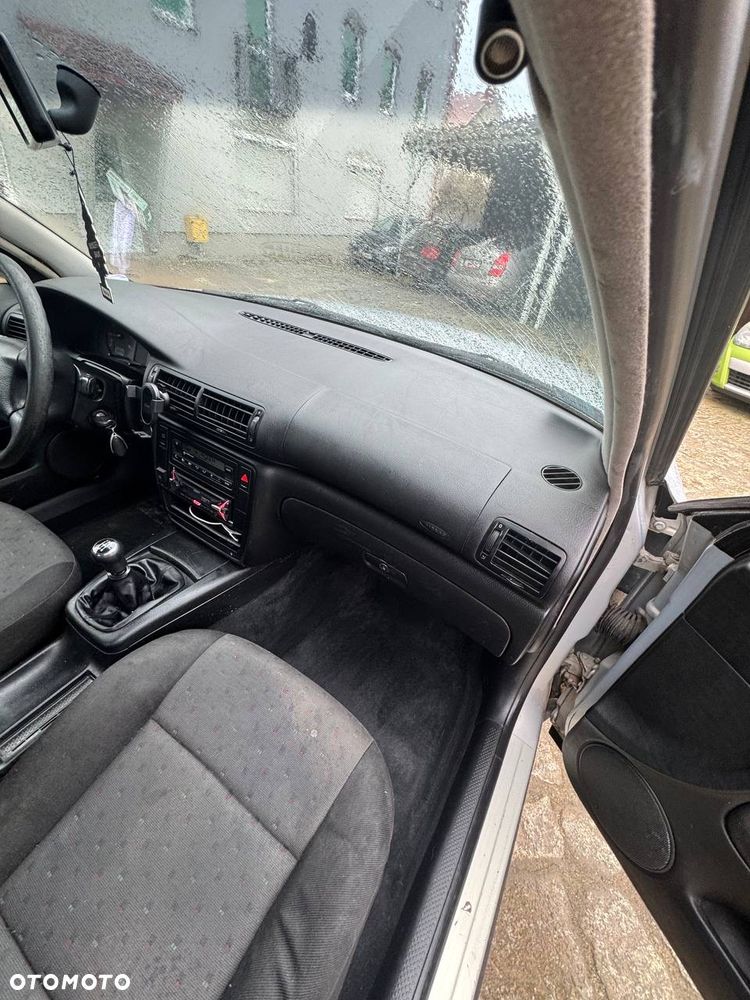 Volkswagen Passat 1.8 - 19