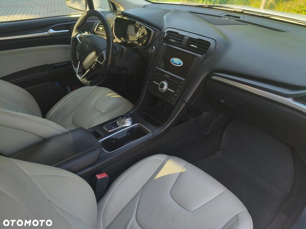 Ford Fusion - 7