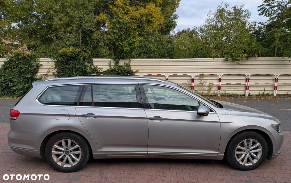 Volkswagen Passat - 2