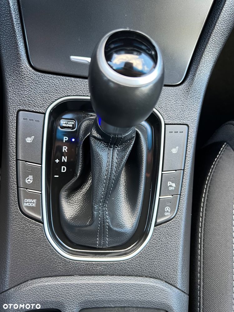 Hyundai i30 1.6 D Premiere Luxury DCT - 19
