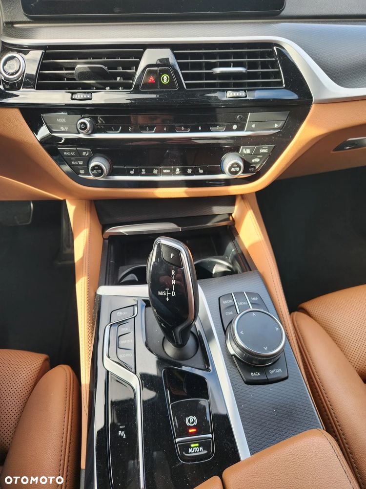 BMW Seria 5 520d MHEV - 13