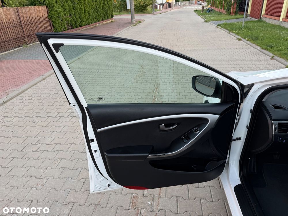 Hyundai i30 1.6 Comfort World Cup - 38