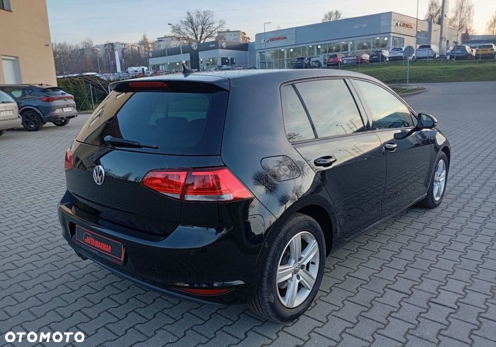 Volkswagen Golf - 8