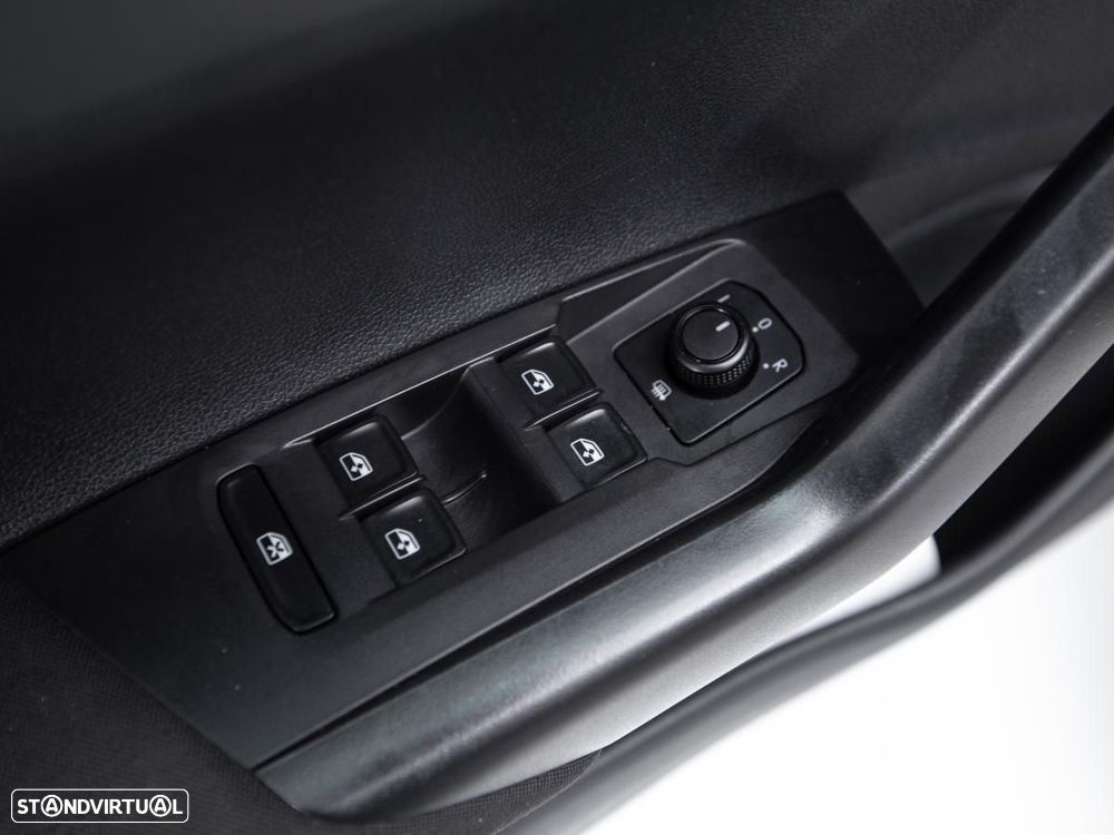 VW Taigo 1.0 TSI - 13