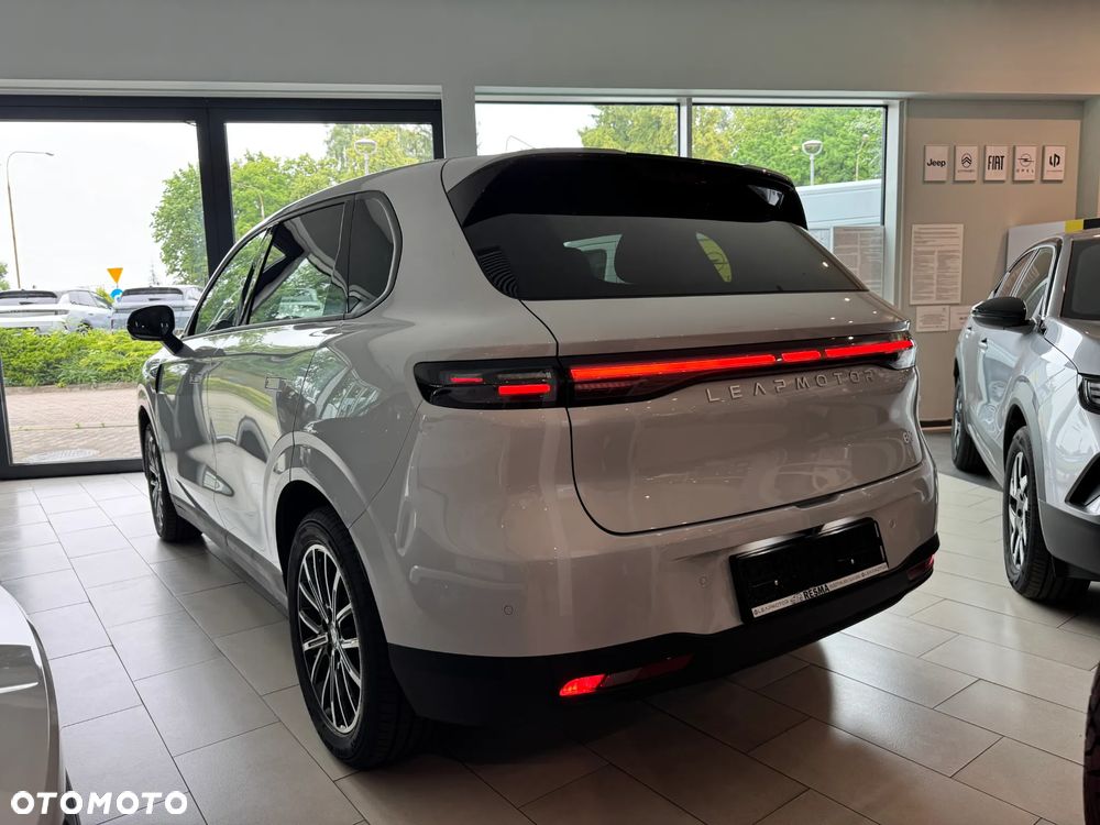 Leapmotor B10