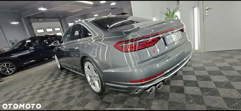 Audi S8 - 23