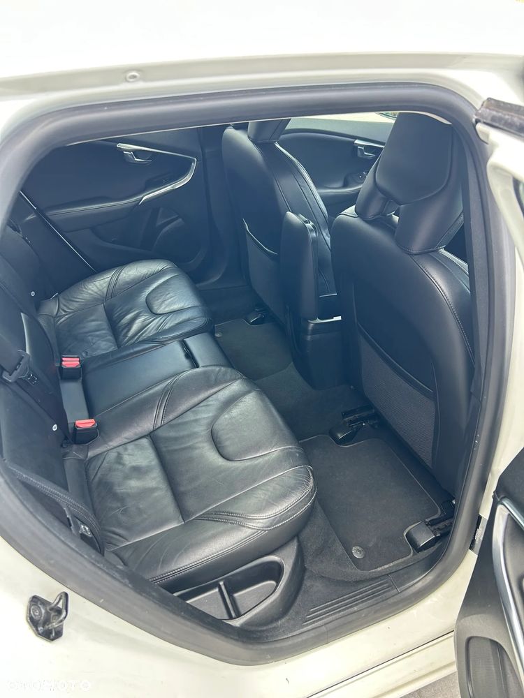 Volvo V40 D3 Geartronic Momentum - 9