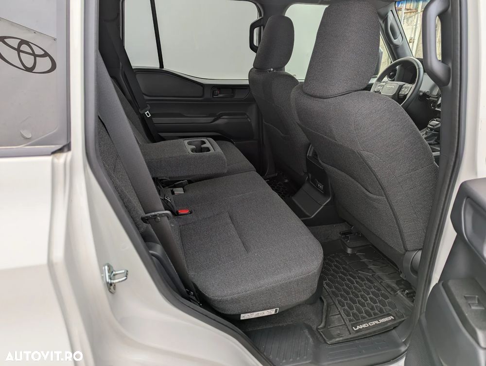 Toyota Land Cruiser 300 - 20