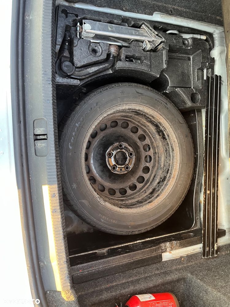 Volkswagen Passat 2.0 TDI Trendline - 26