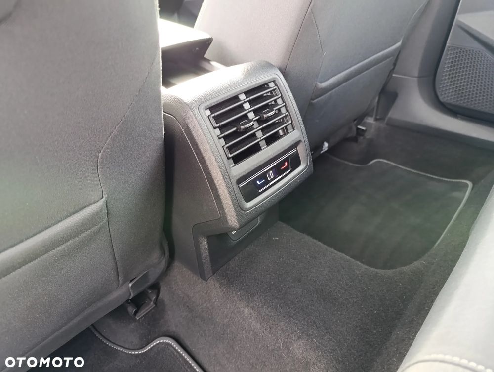 Volkswagen Golf 2.0 TDI Style - 17