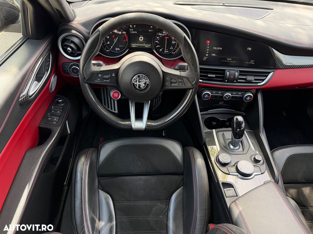 Alfa Romeo Giulia 2.9 V6 Bi-Turbo AT8 Quadrifoglio - 11