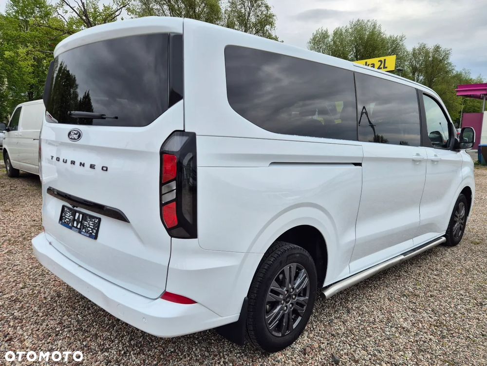 Ford Tourneo Custom - 6
