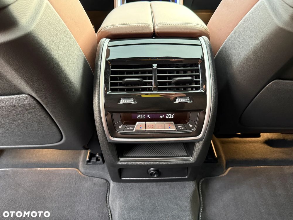 BMW X6 xDrive30d mHEV - 32