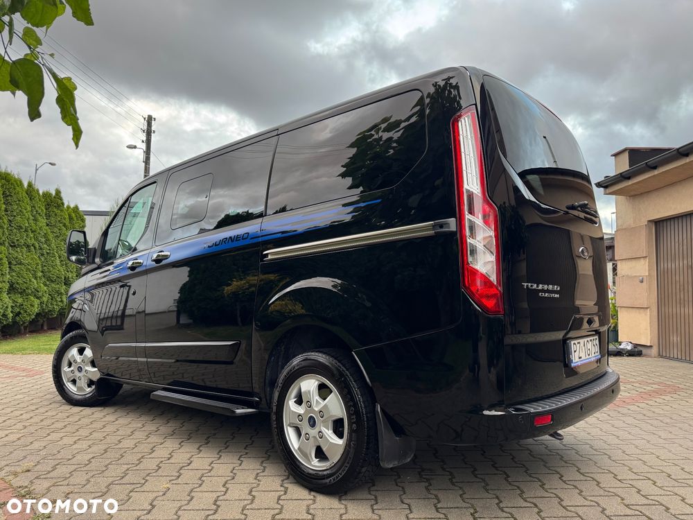 Ford Tourneo Custom 2.0 EcoBlue L1 Titanium - 27