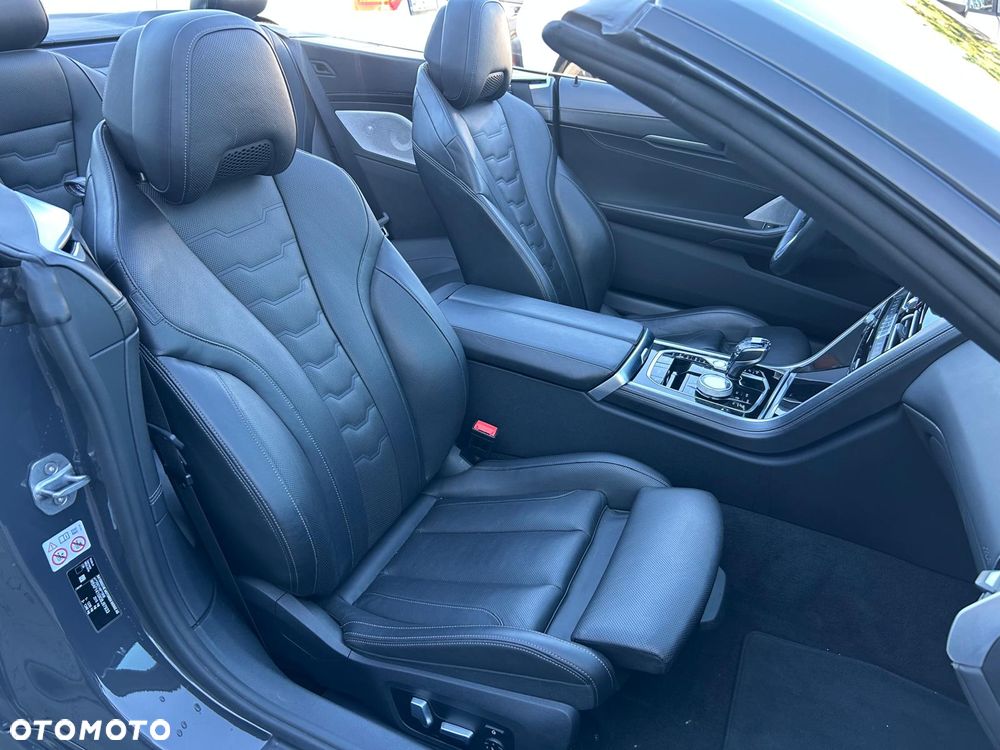 BMW Seria 8 M850i xDrive - 25