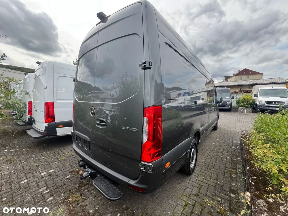 Mercedes-Benz Sprinter - 7