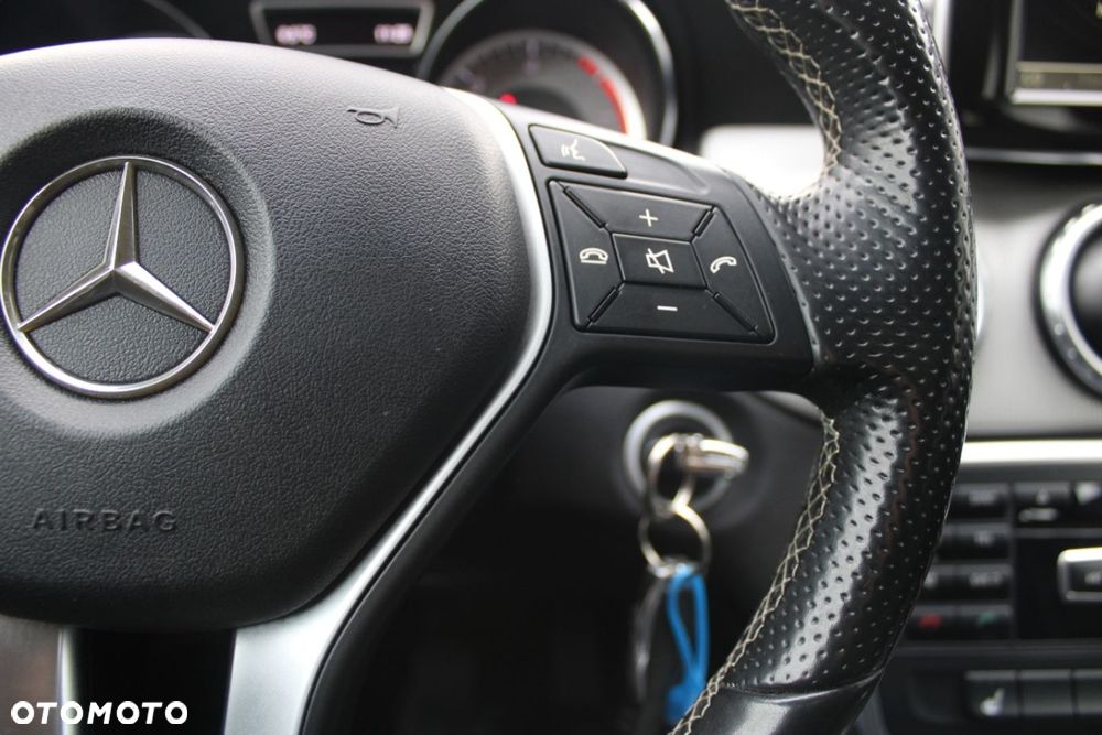 Mercedes-Benz GLA - 39