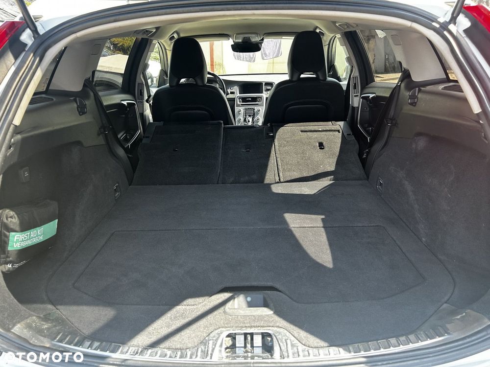 Volvo V60 Cross Country - 18