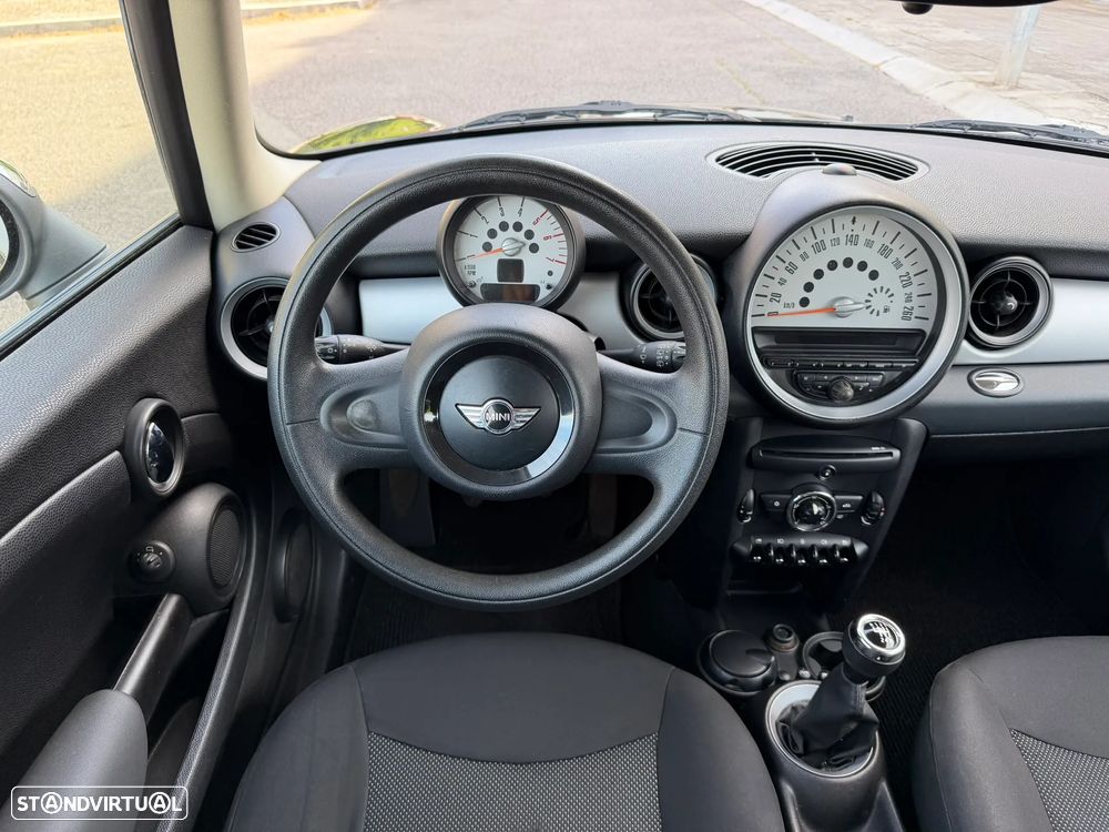 MINI 3 Portas One D - 9