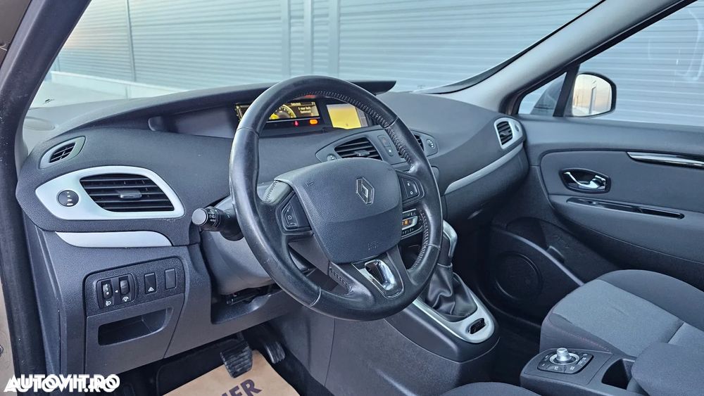 Renault Scenic - 25