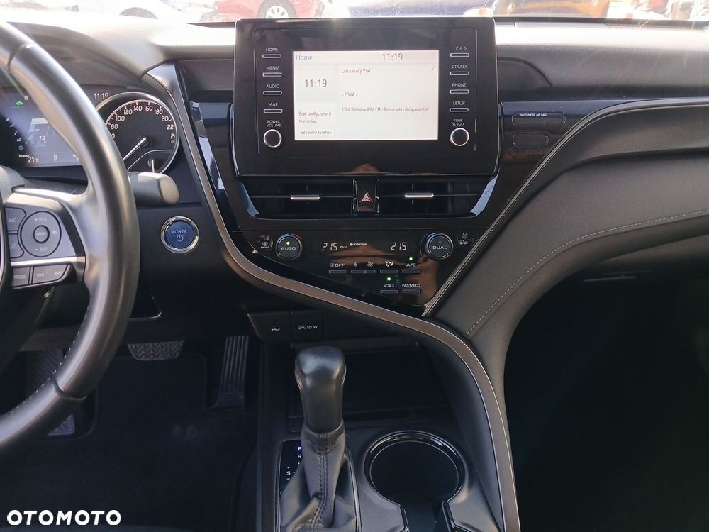 Toyota Camry 2.5 Hybrid Comfort CVT - 29
