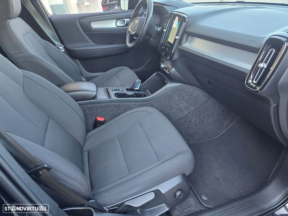 Volvo XC 40 1.5 T3 Momentum Geartronic - 10