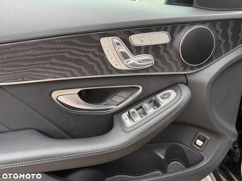 Mercedes-Benz Klasa C 220 d 9G-TRONIC AMG Line - 25