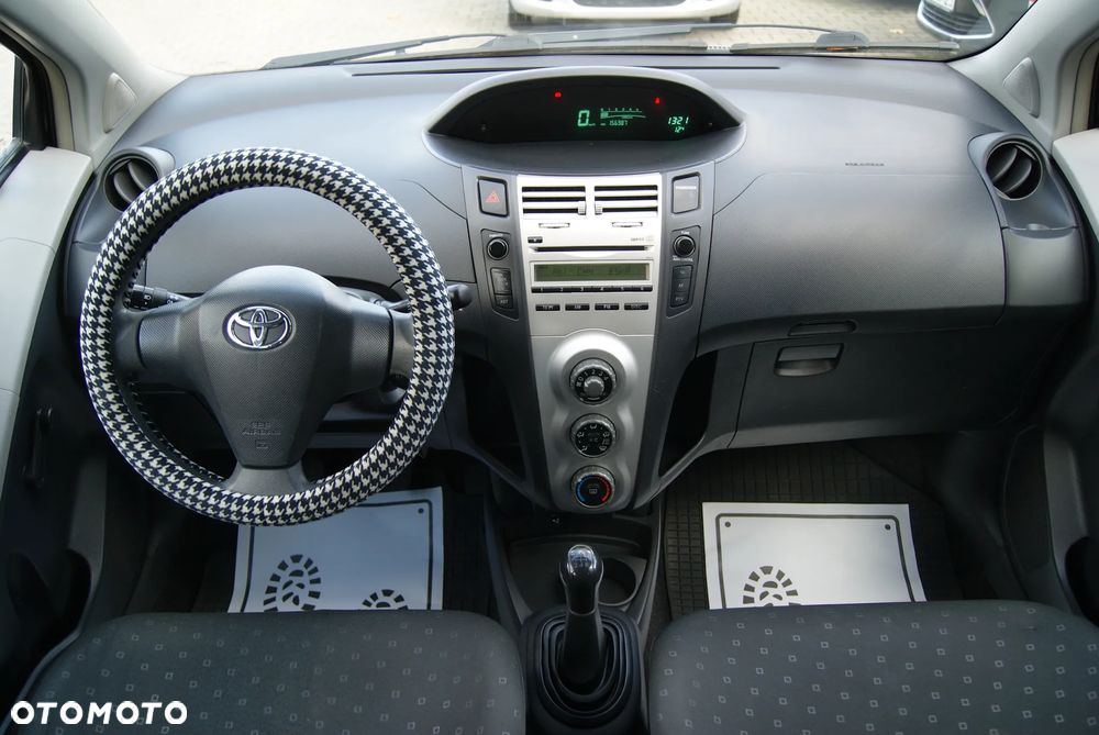 Toyota Yaris 1.0 Luna A/C - 11