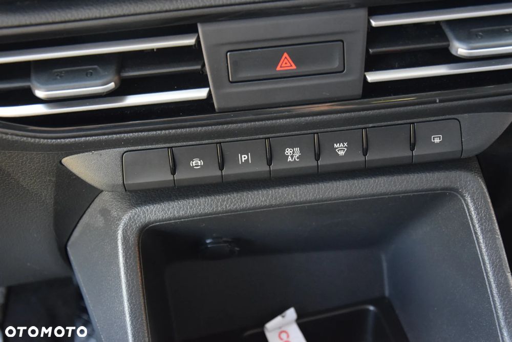 Ford Tourneo Connect 2.0 EcoBlue Allrad TITANIUM - 22