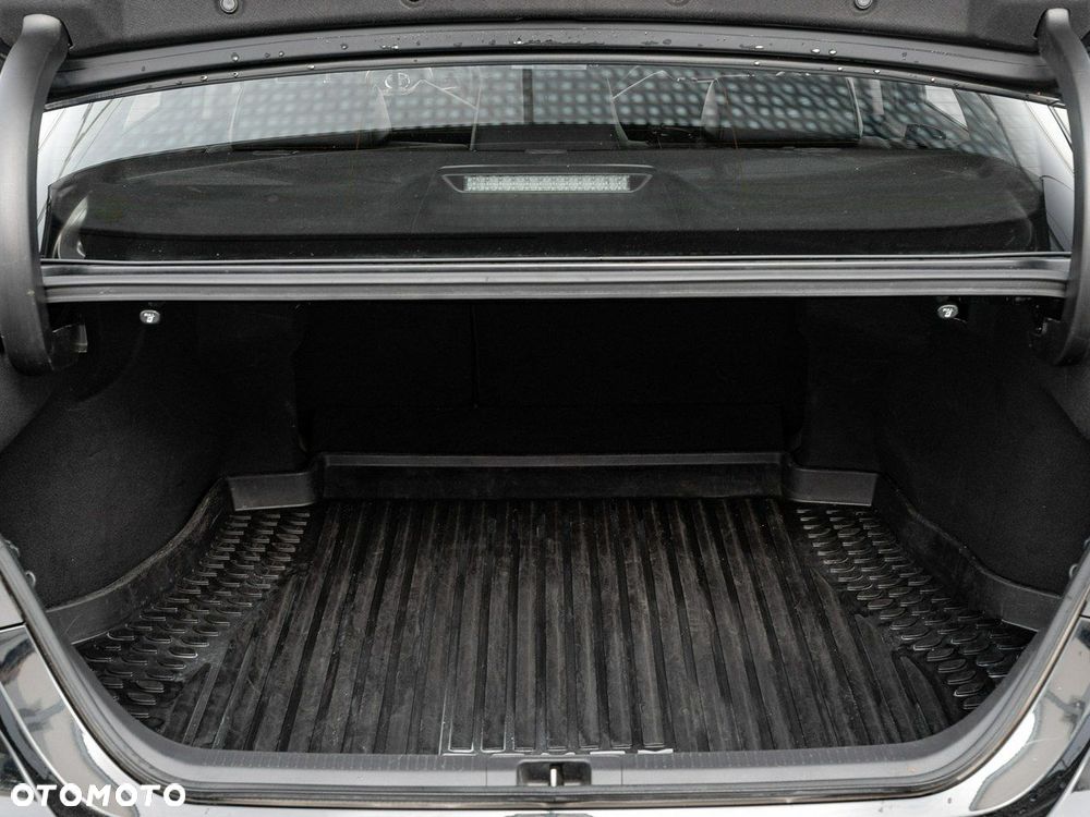 Toyota Camry - 29