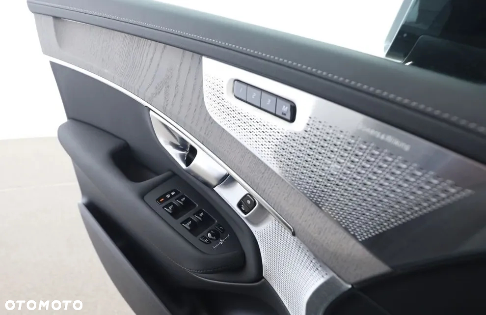 Volvo XC 90 T8 AWD Plug-In Hybrid Ultra Dark 7os - 9