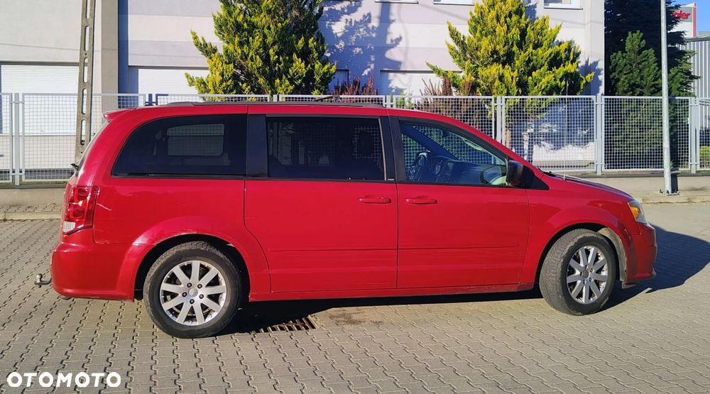Dodge Grand Caravan - 5