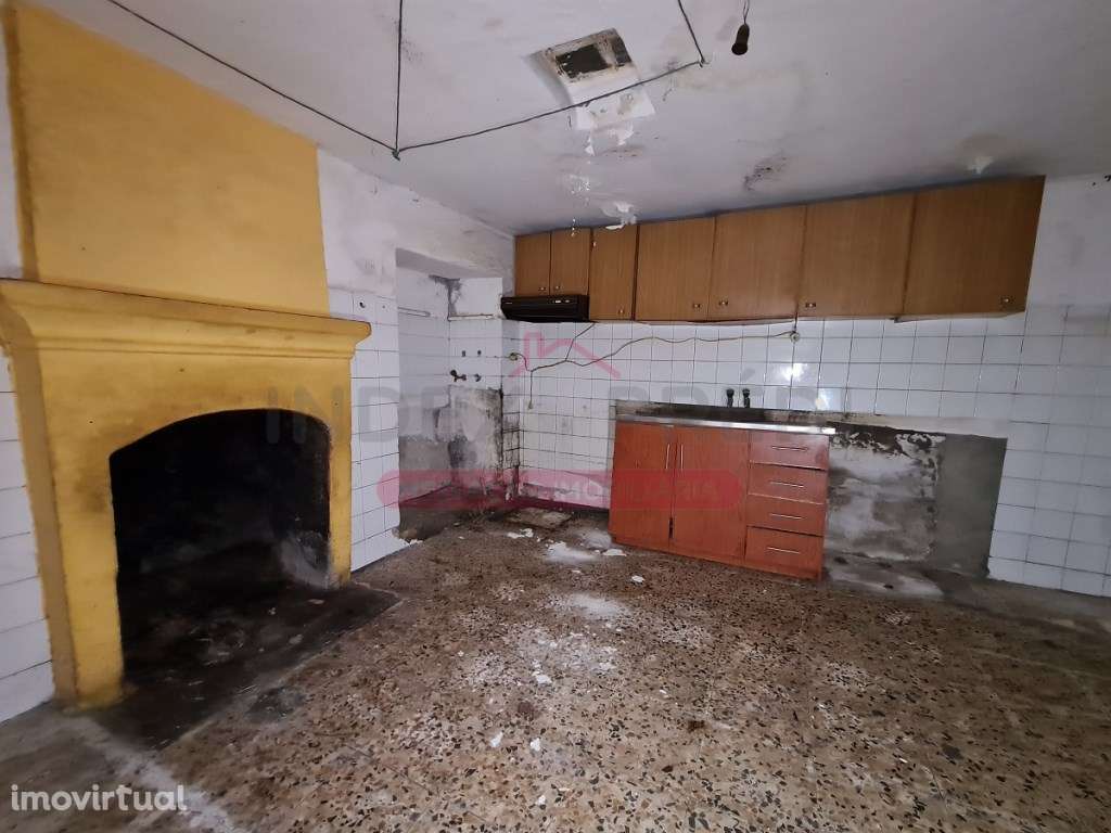 Moradia para recuperar T4 - Escalhão - Grande imagem: 2/19