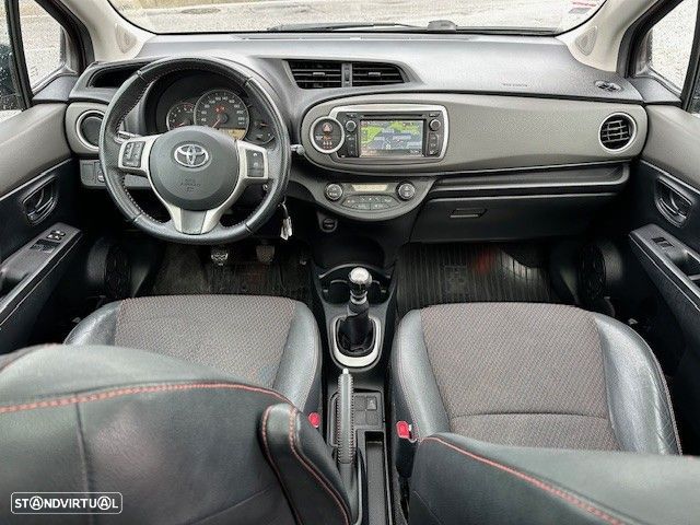 Toyota Yaris 1.4 D-4D High Pack+NAVI - 10
