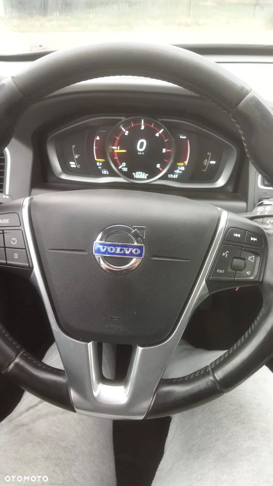 Volvo XC 60 D4 Momentum - 7