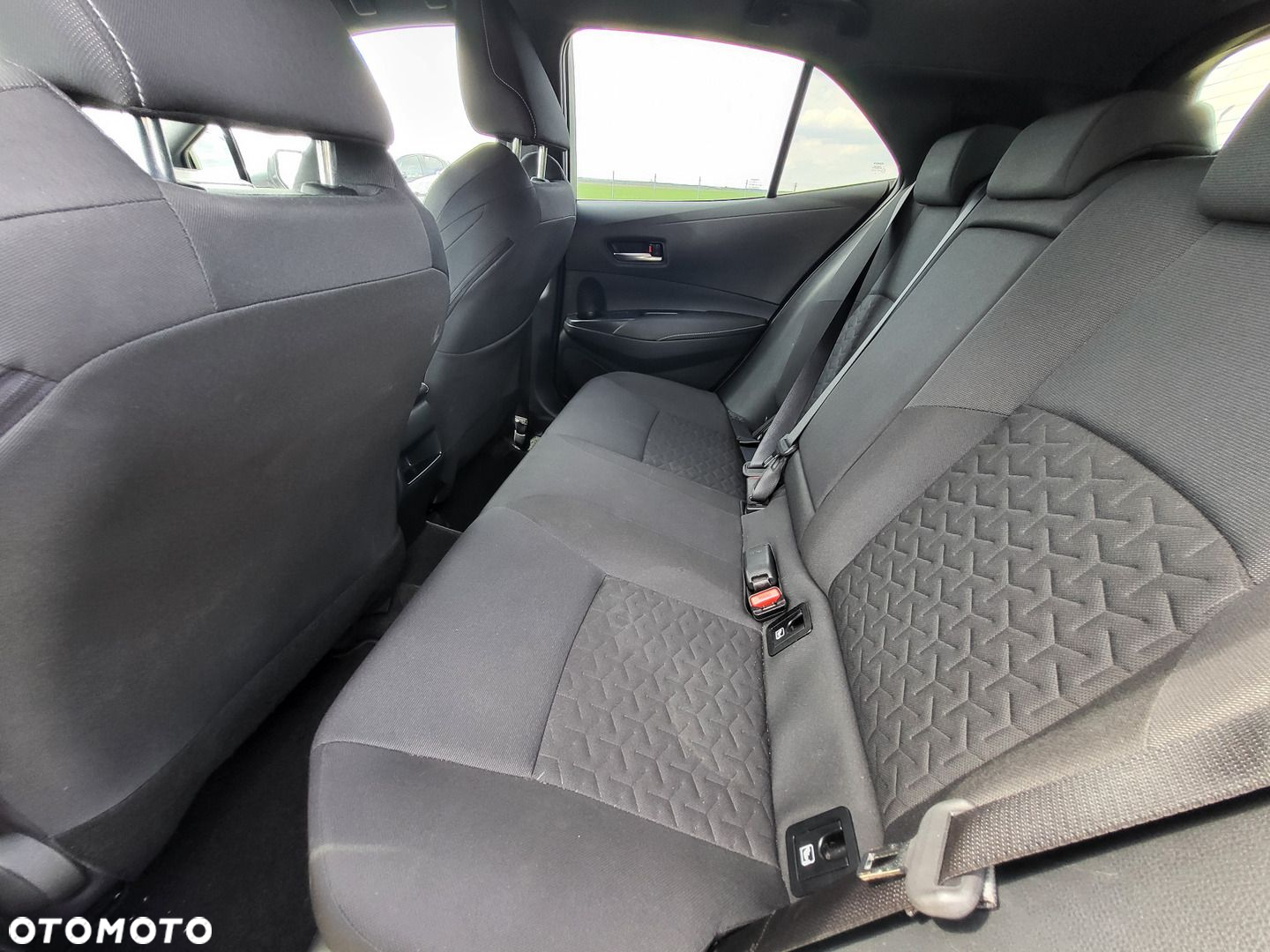 Toyota Corolla 1.8 Hybrid Comfort - 19